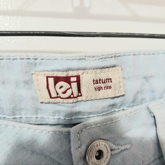 L e i Tatum high-rise denim faded shorts, size 7, color blue - Picture 5 of 6